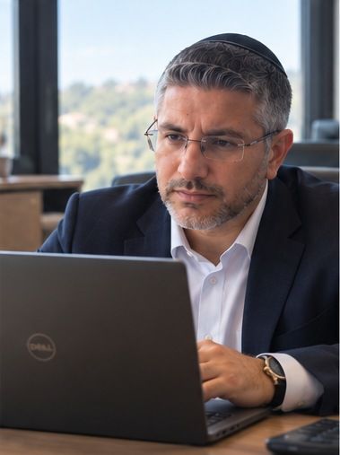 ניתוח ביטוחים לעצמאים אצל ברק נהרי